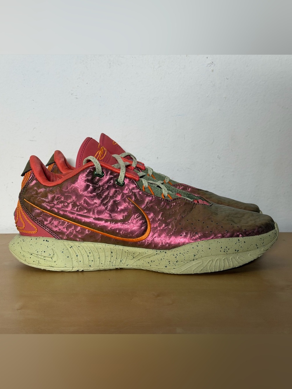 Nike Lebron XXI 21 Queen Conch Basketball Sneakers FN0708-800 Men's Size 11.5